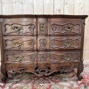 Nîmes Louis XV commode in carved oak