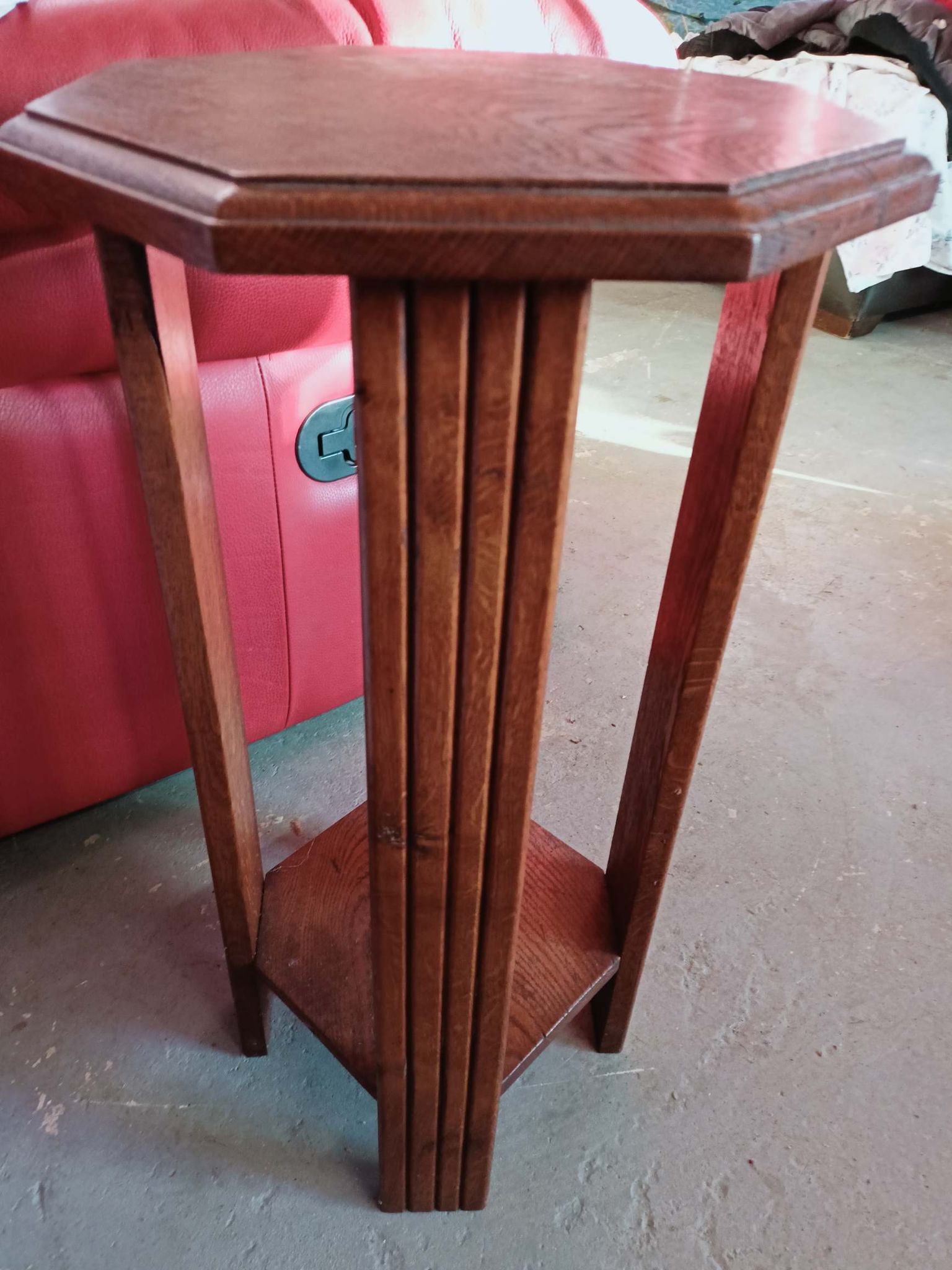 Peestal table / Small octagonal side table