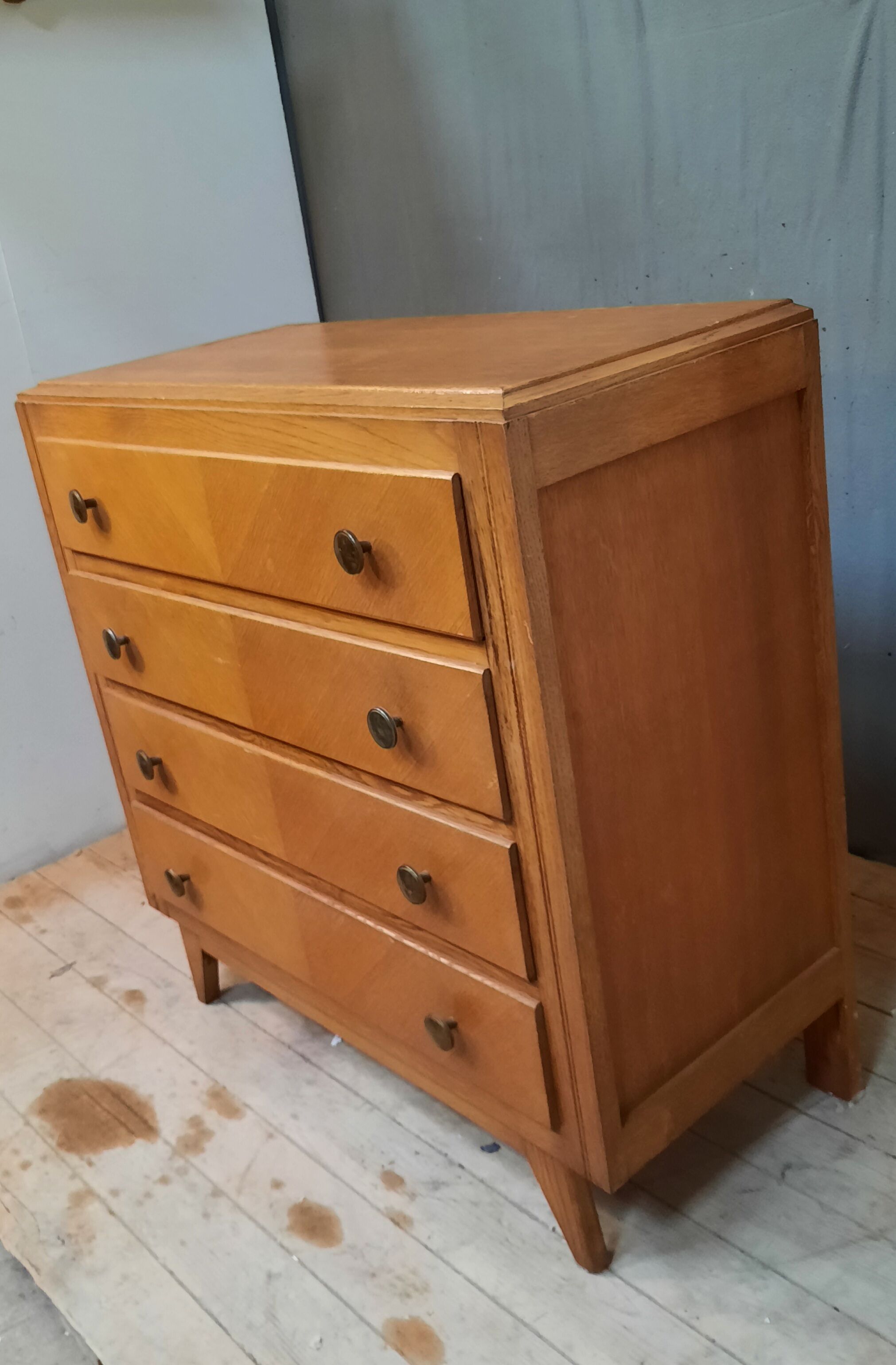 Vintage chest of drawers with 4 drawers compass feet