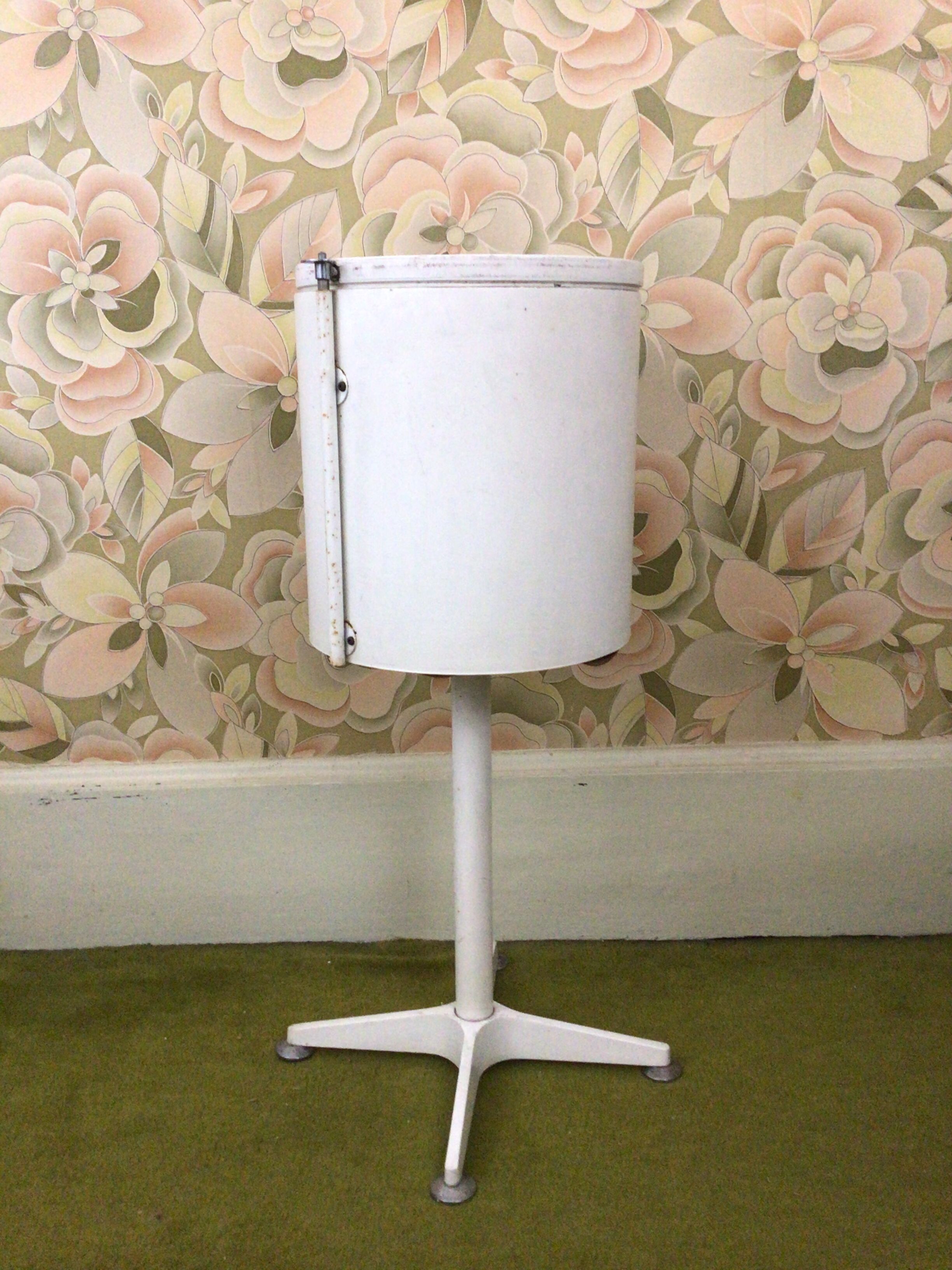 Hairdresser 1950 wood and metal