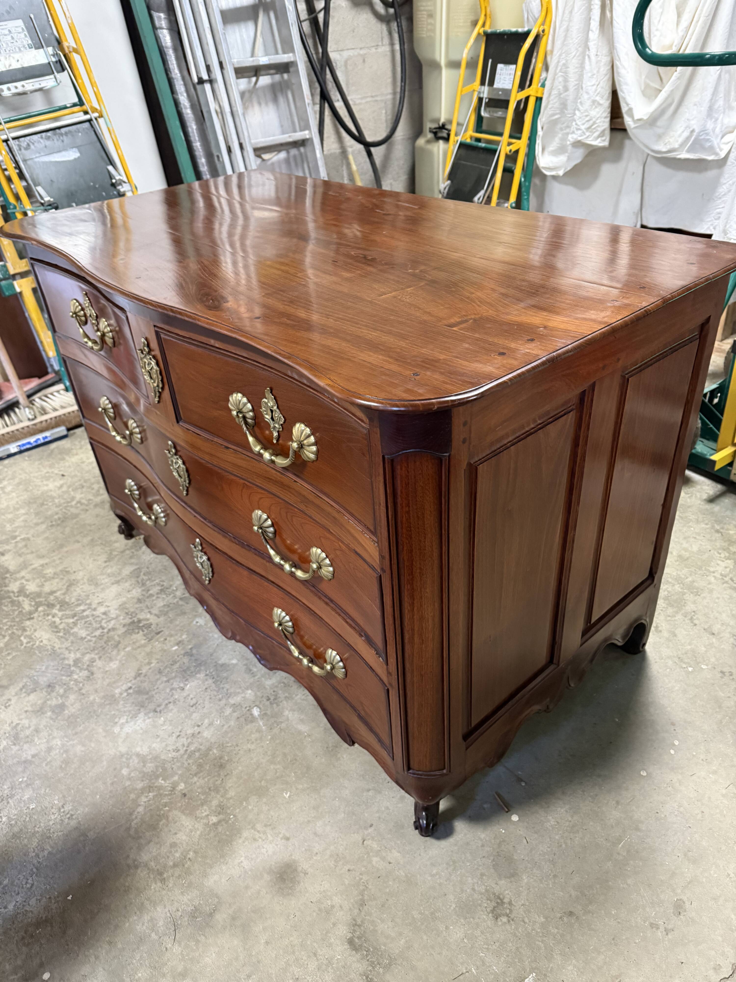 Louis XV curved chest of drawers