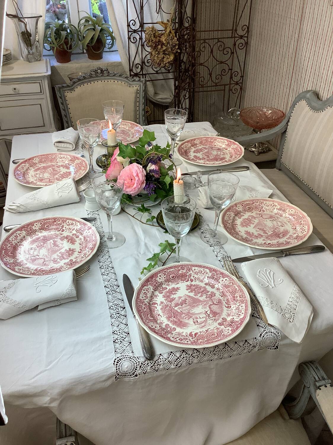 6 Villeroy and Boch Dinner Plates