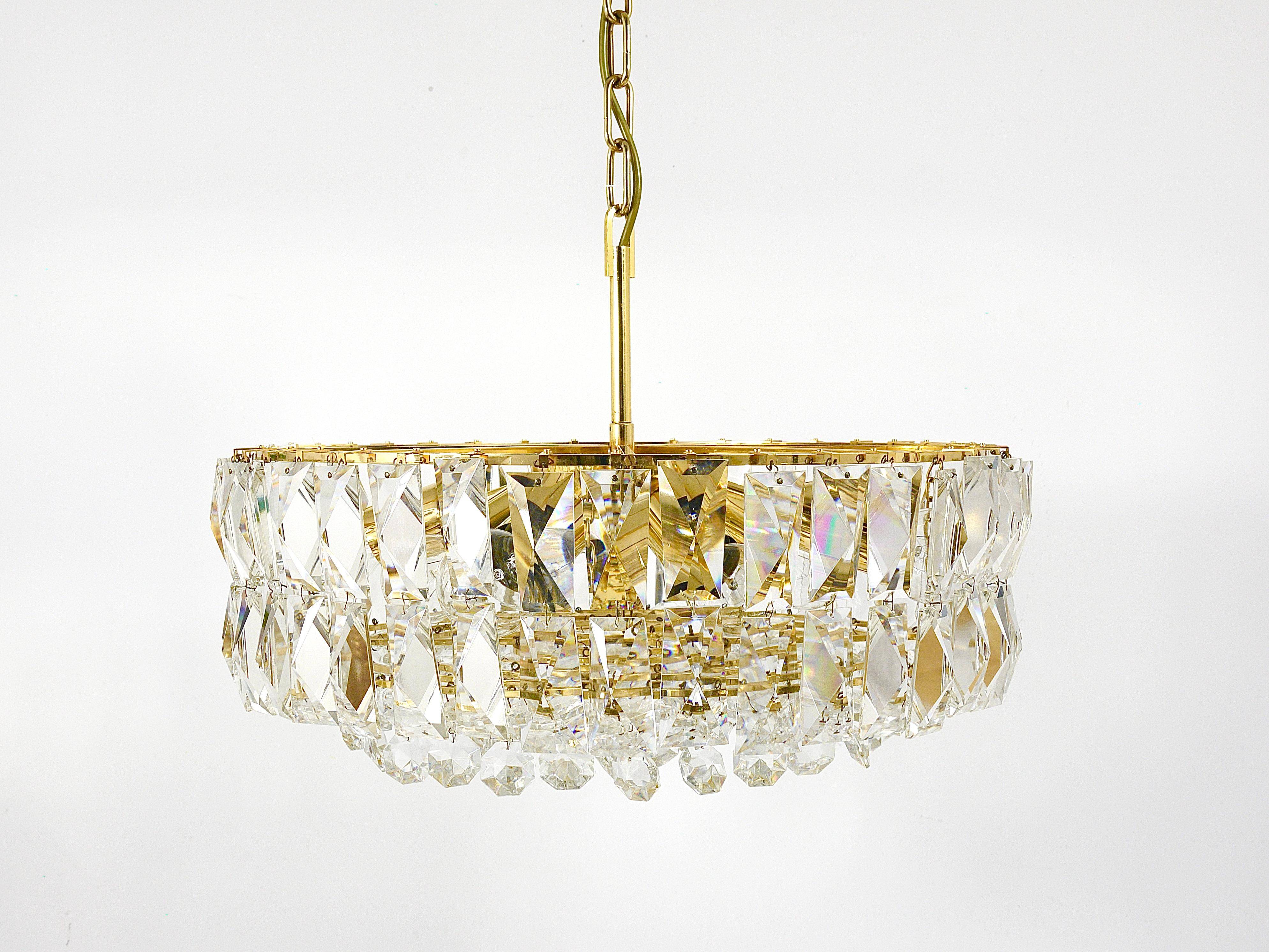Bakalowits Vienna Grand Chandelier in Gilded Brass and Crystal Glass, Austria, 1970s