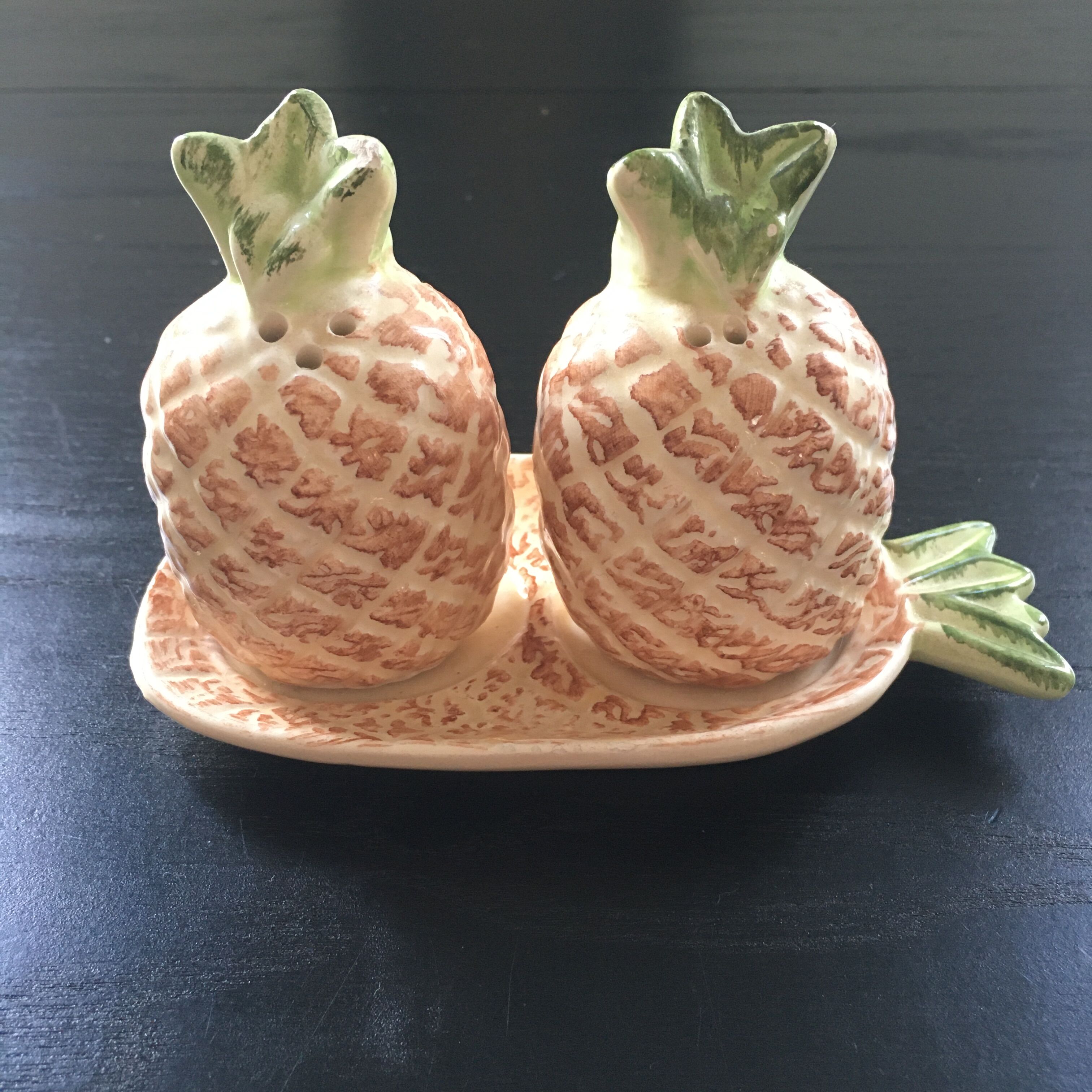Pineapple salt and pepper set