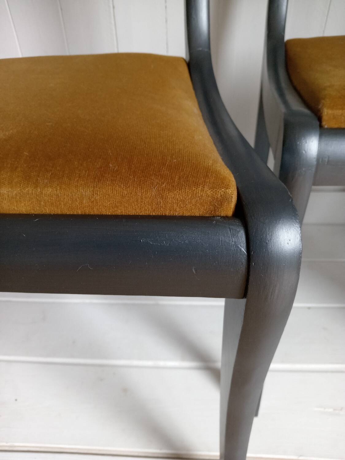 4 velvet seat chairs