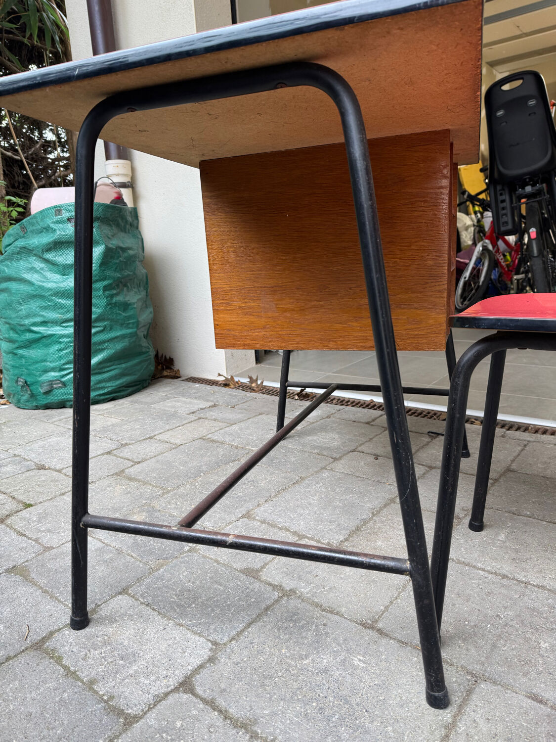 Child's desk and chair in Formica