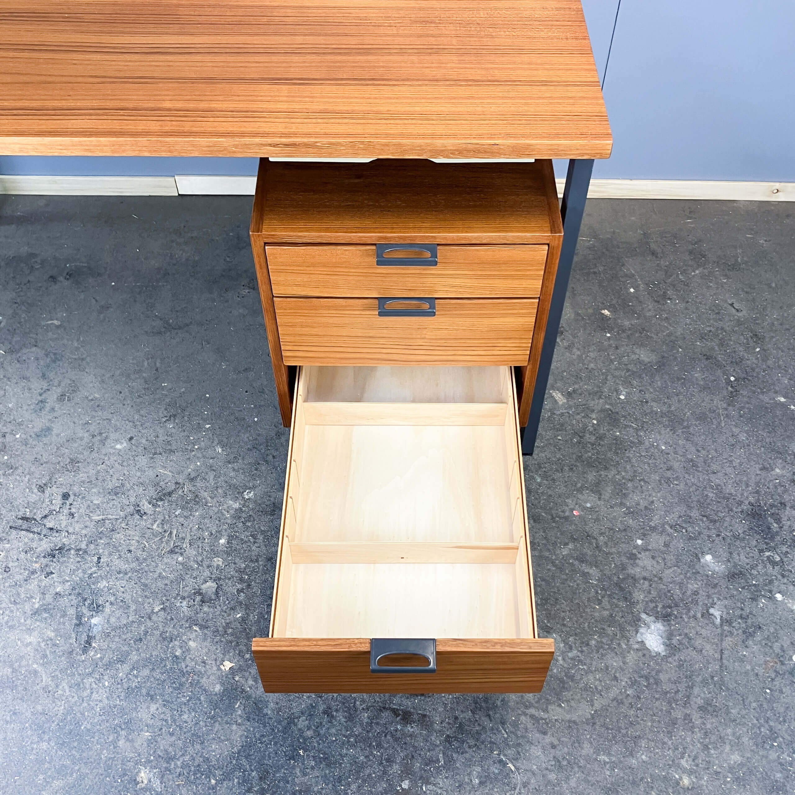 Bureau par Herbert Hirche pour Holzäpfel, teck avec acier tubulaire, années 1960.