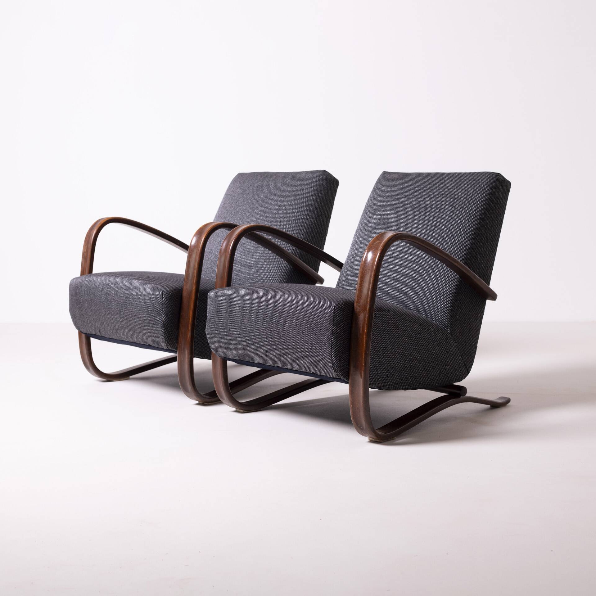 Pair of H-269 Jindrich Halabala lounge chairs, Czechoslovakia, circa 1950