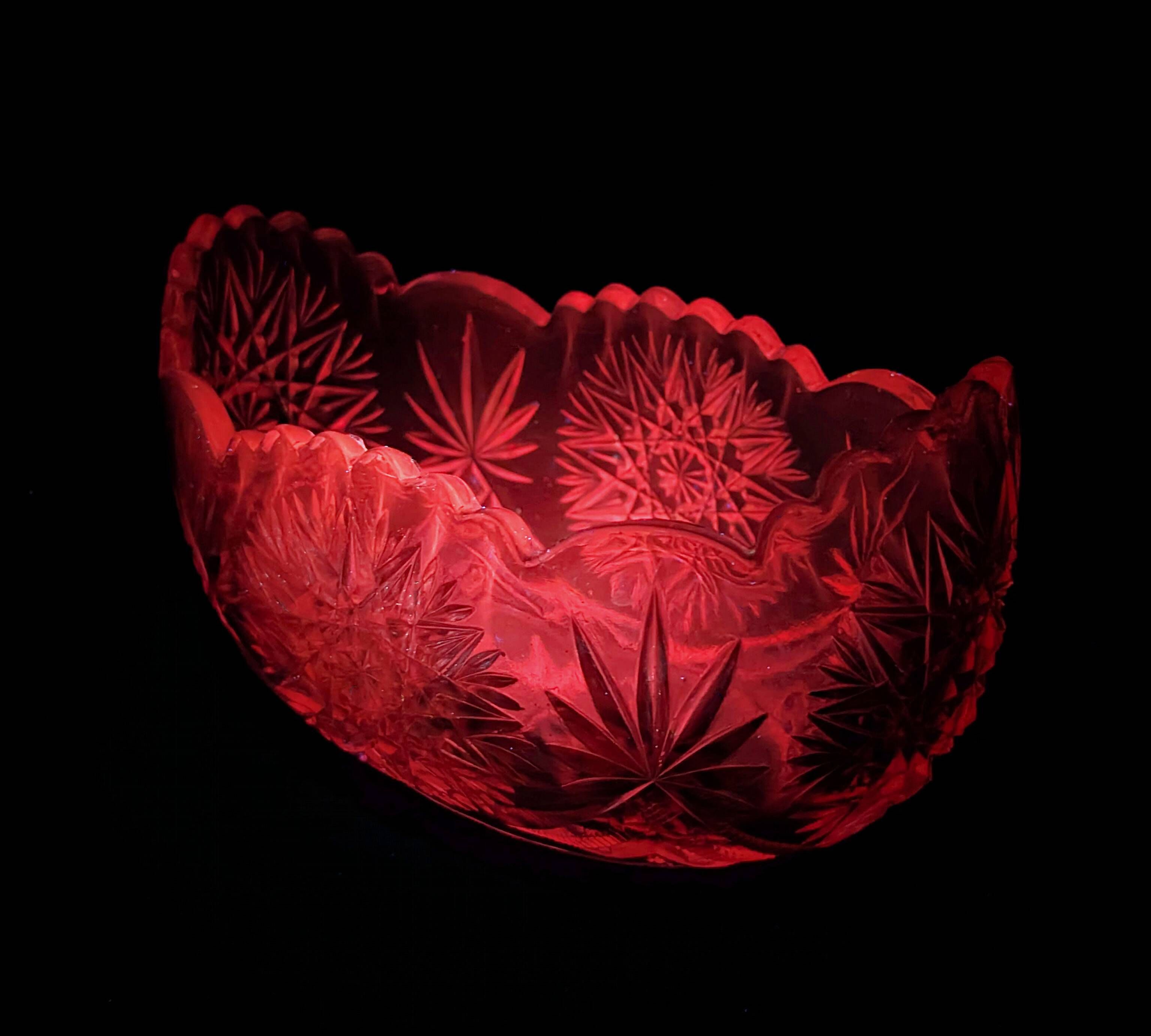 Vintage coupe in Depression Glass (Rosaline Glass)
