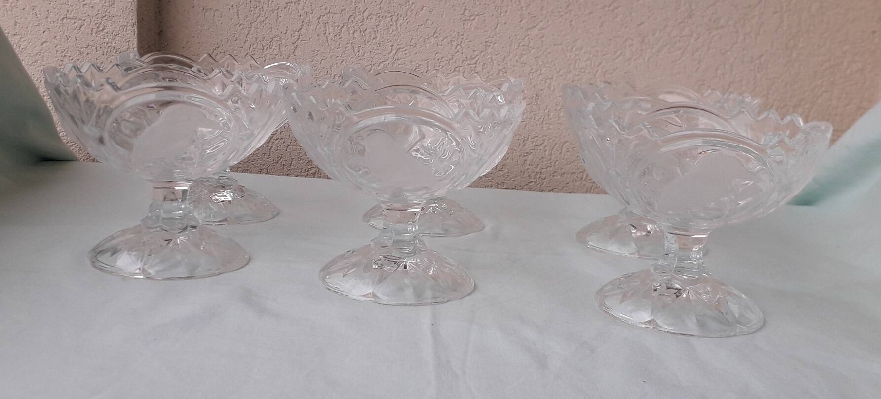 6 crystal dessert bowls