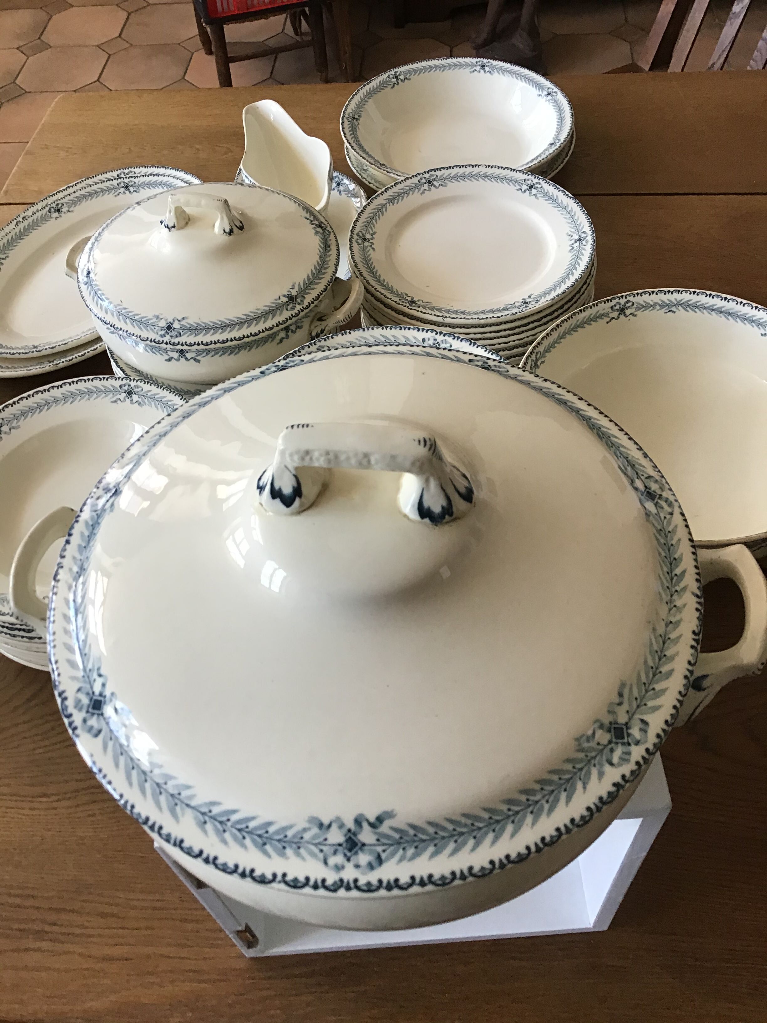 Dish service Choisy the King