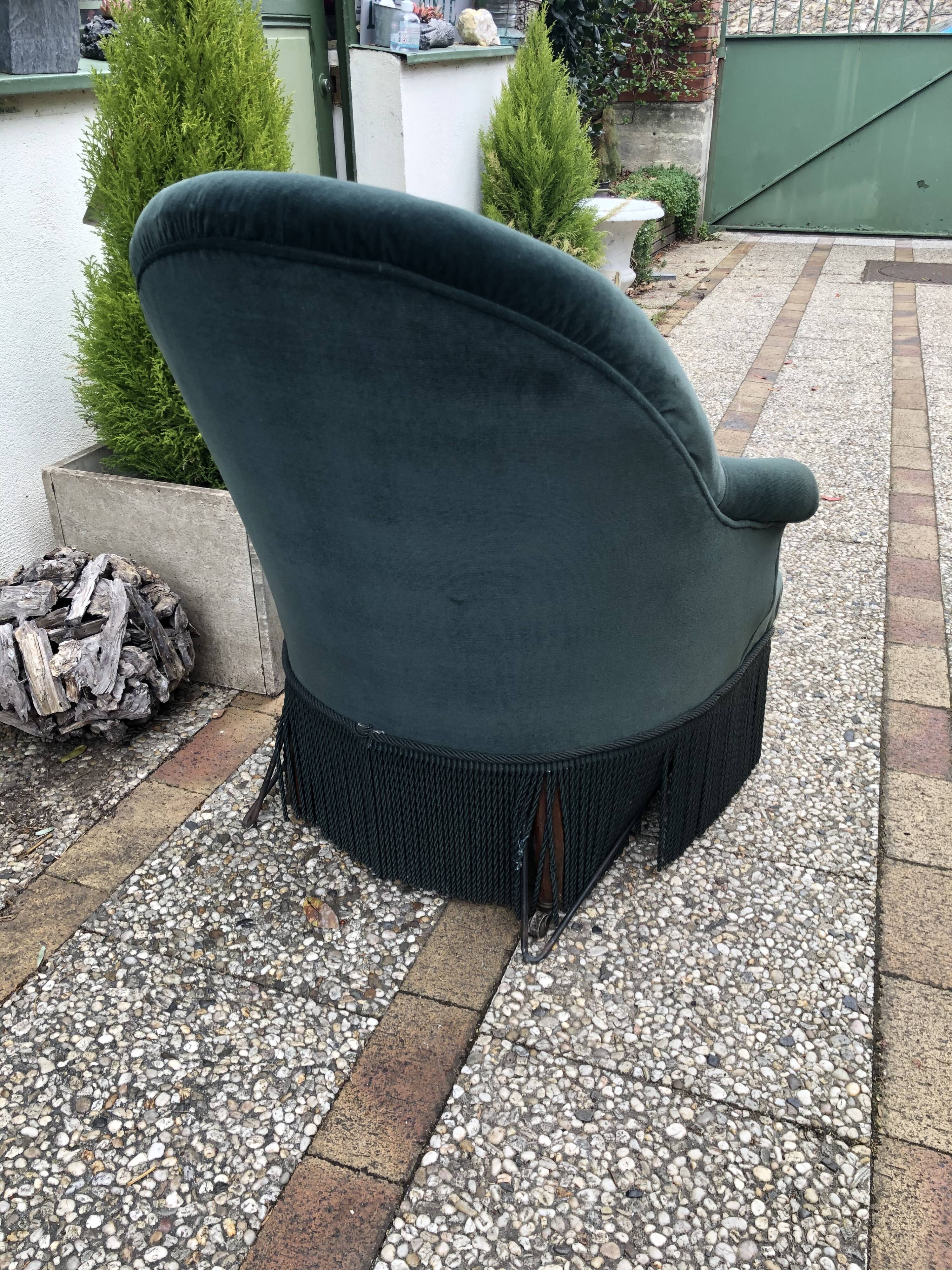 Emerald green toad armchair