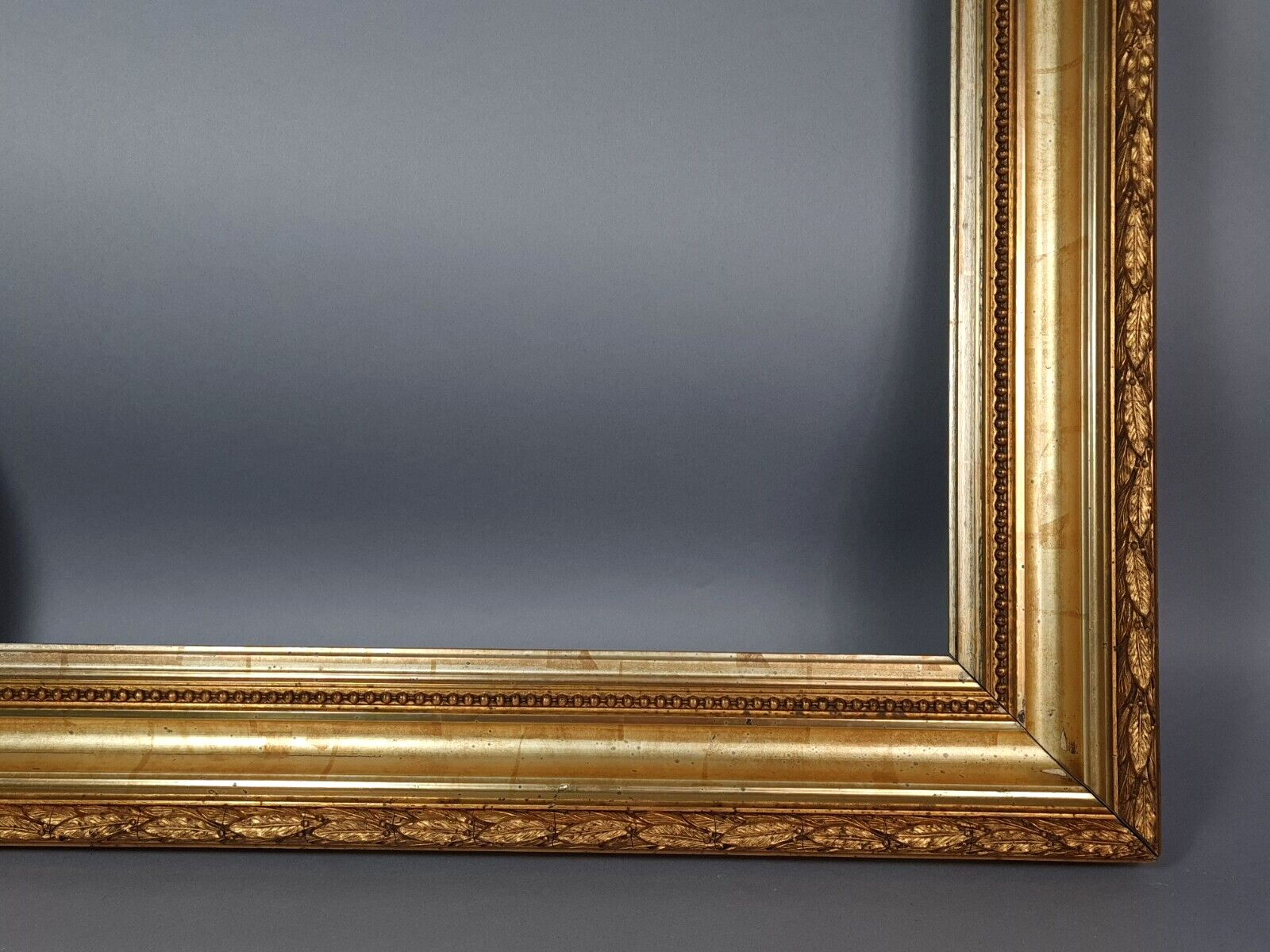 Frame nineteenth century wood stucco gilding gold leaf 70x62 cm, foliage 54x46 cm SB