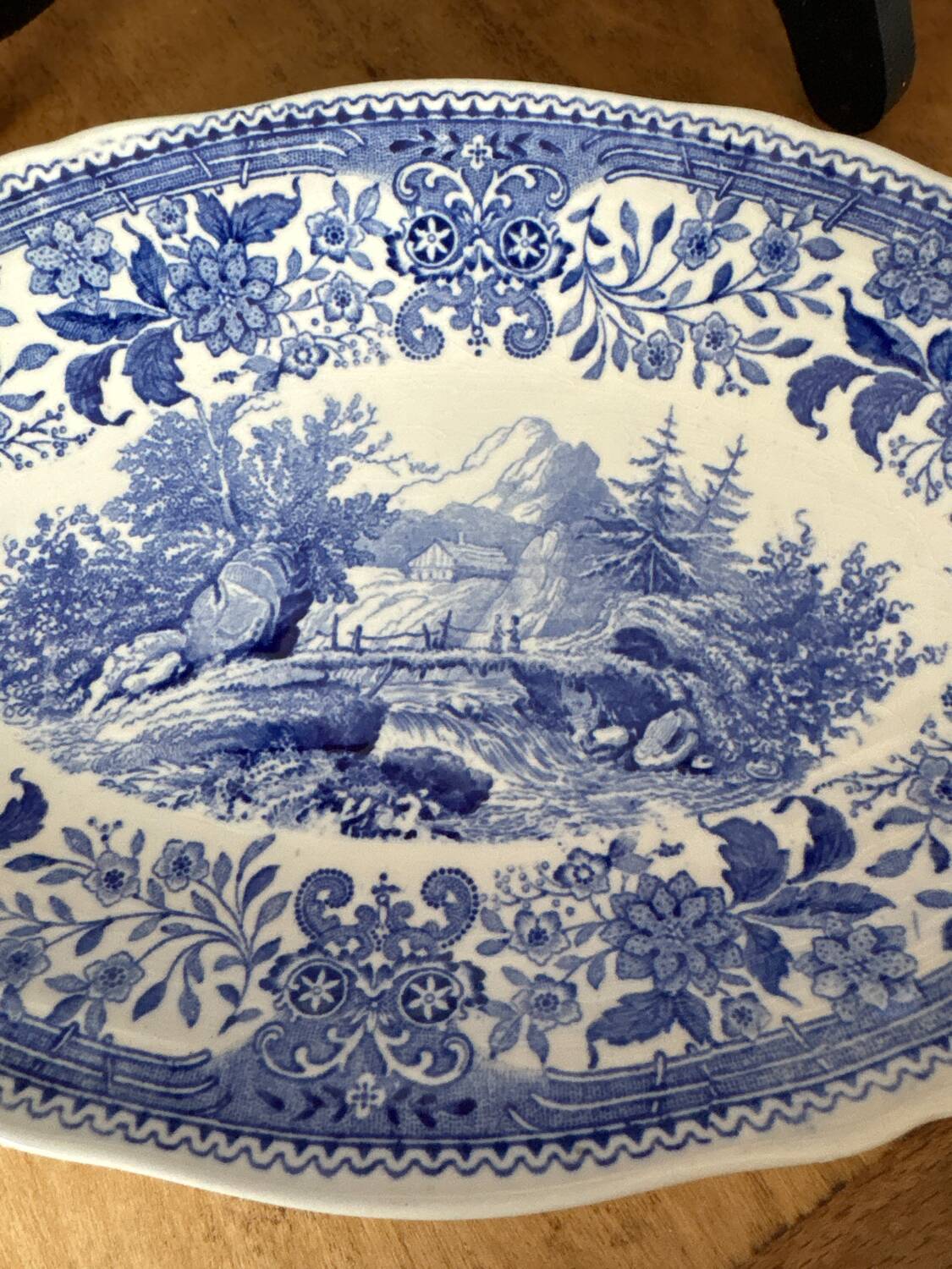 Set of 2 Villeroy and Boch Burgenland blue serving dishes.
