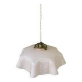 Lustre, suspension en opaline rose et intérieur blanc, complète ancienne