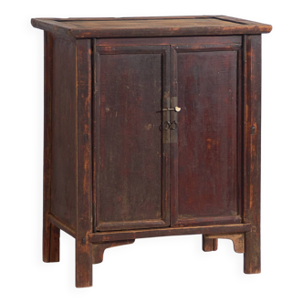 Commode ancienne rouge foncé en bois massif (Chine, vers 1870)