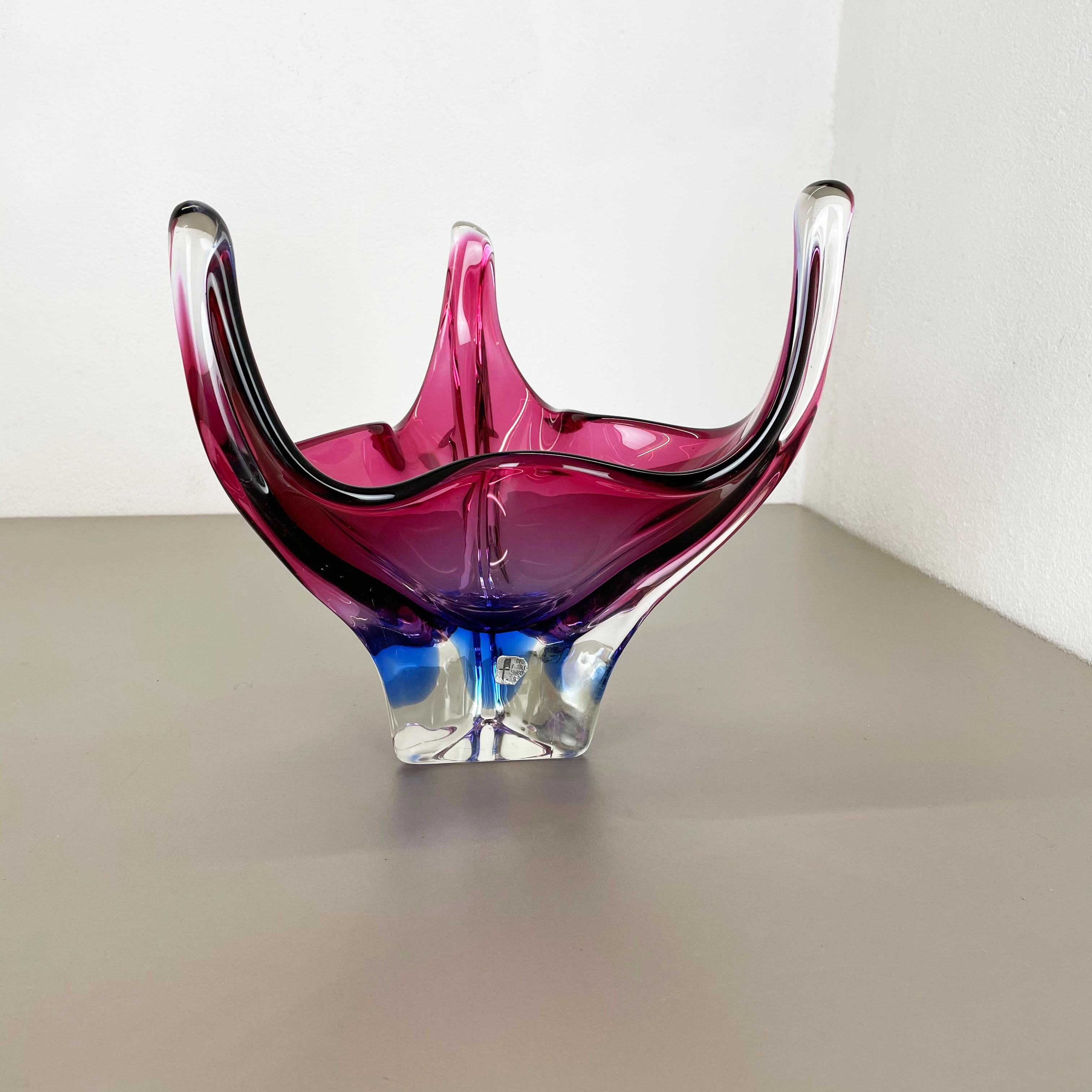 2,5 Kg Floral Glass Bowl Shell Centerpiece by Fratelli Toso Murano, Italy, 1970s