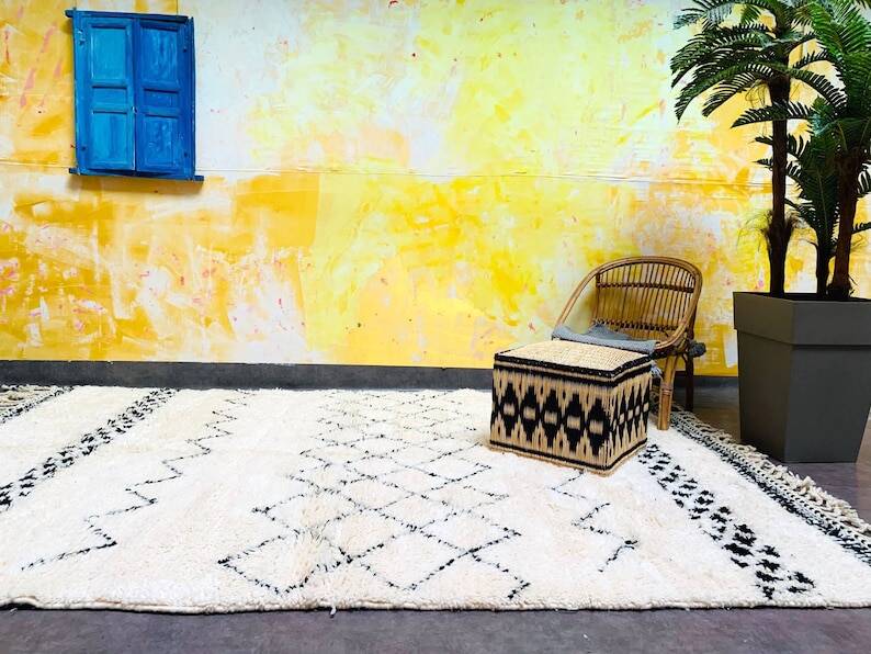 Traditional Moroccan Berber rug handmade size 150 x 250 cm