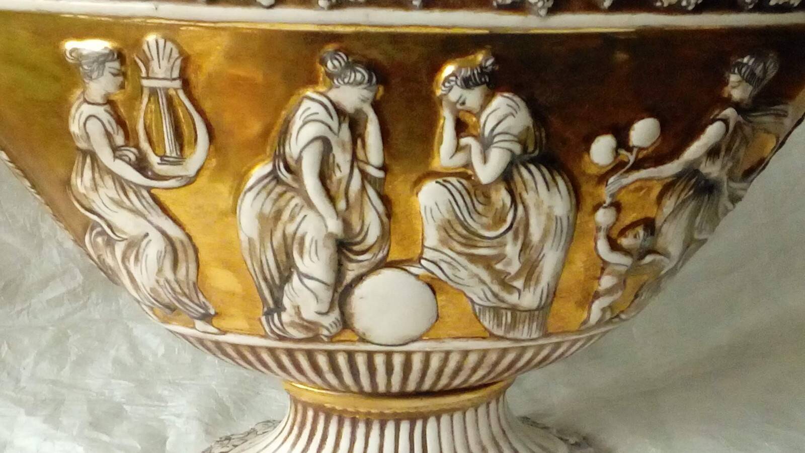 Capodimonte italian earthenware planter with antique decoration