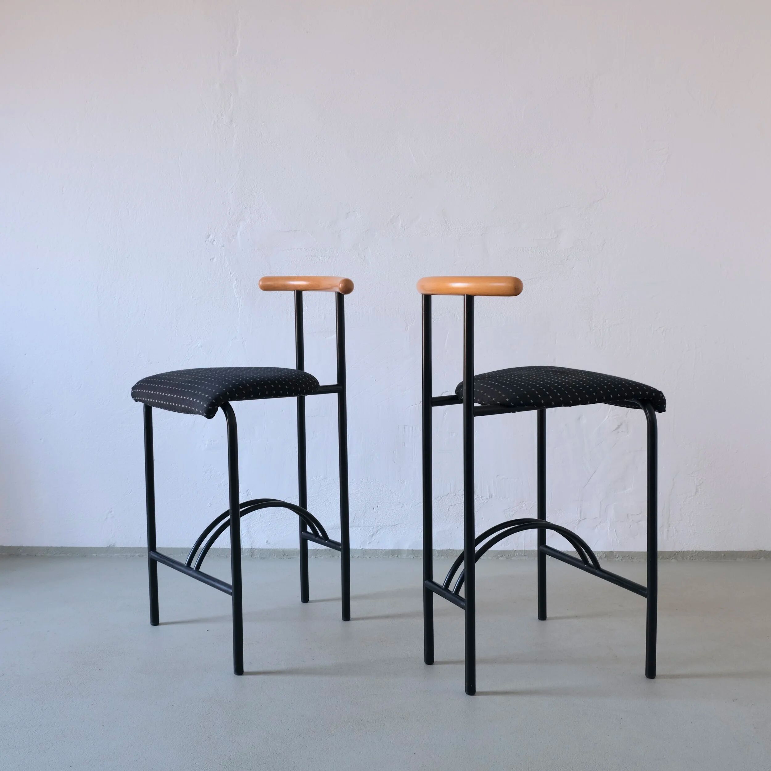 2 postmodern tubular steel bar stools | Rodney Kinsman style | 1980s