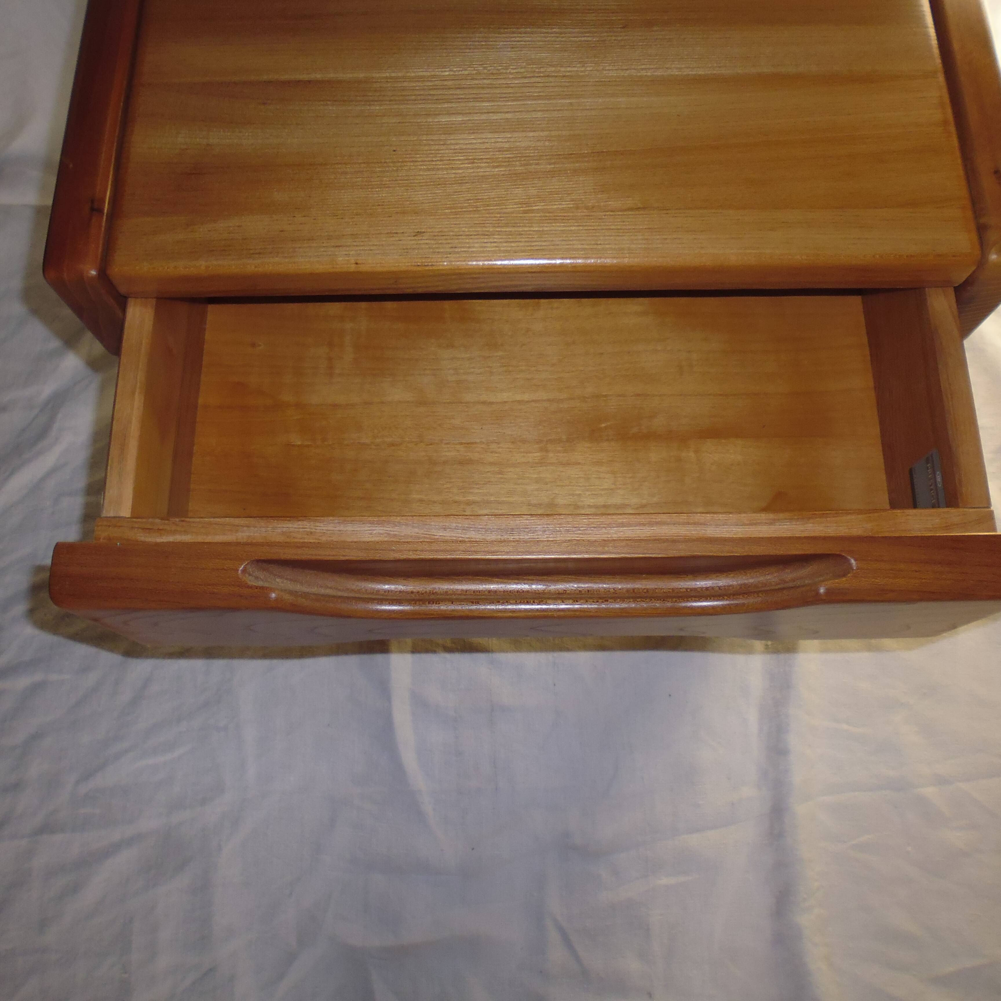 70s quality elm bedside table NF Prestige