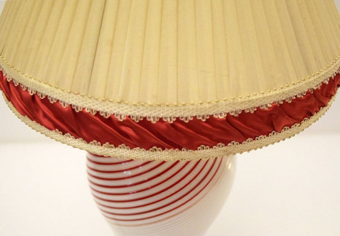 Dino Martens for Aureliano Toso Murano mezza filigrana table lamp from the 1950s