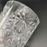 Vase en verre transparent ciselé
