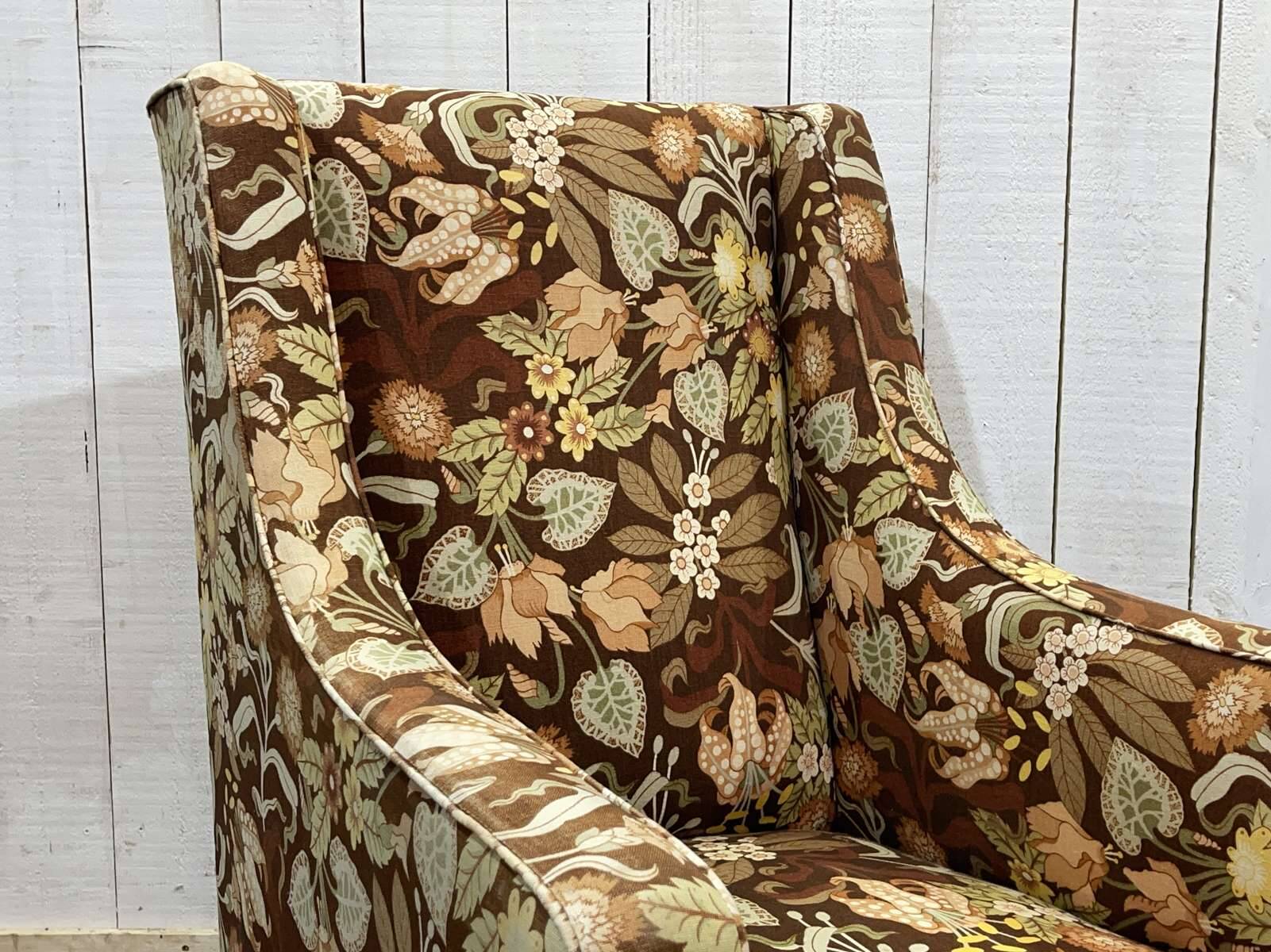 Fauteuil anglais des années 1930 à tissu fleurs