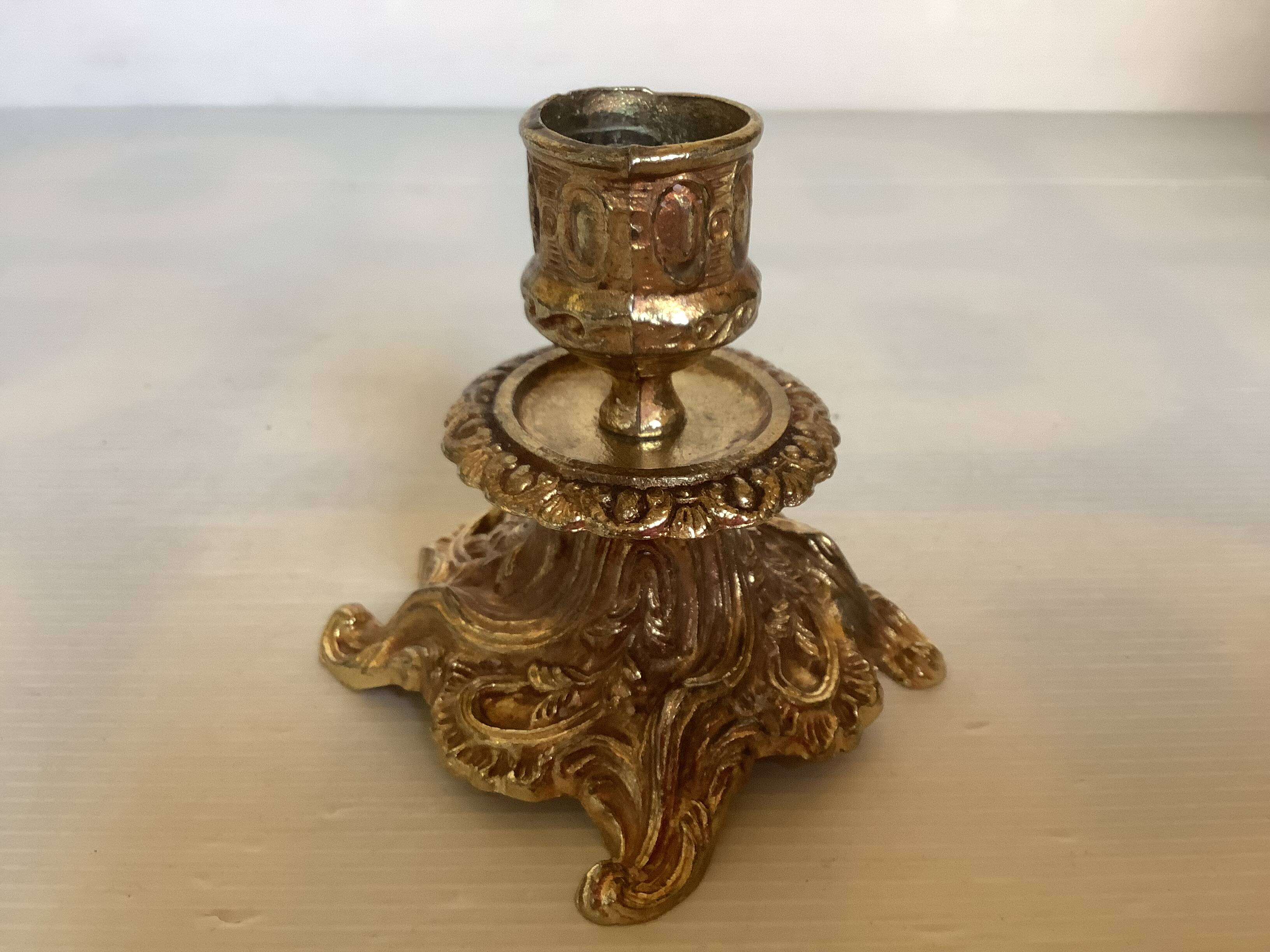 Bougeoir baroque en laiton