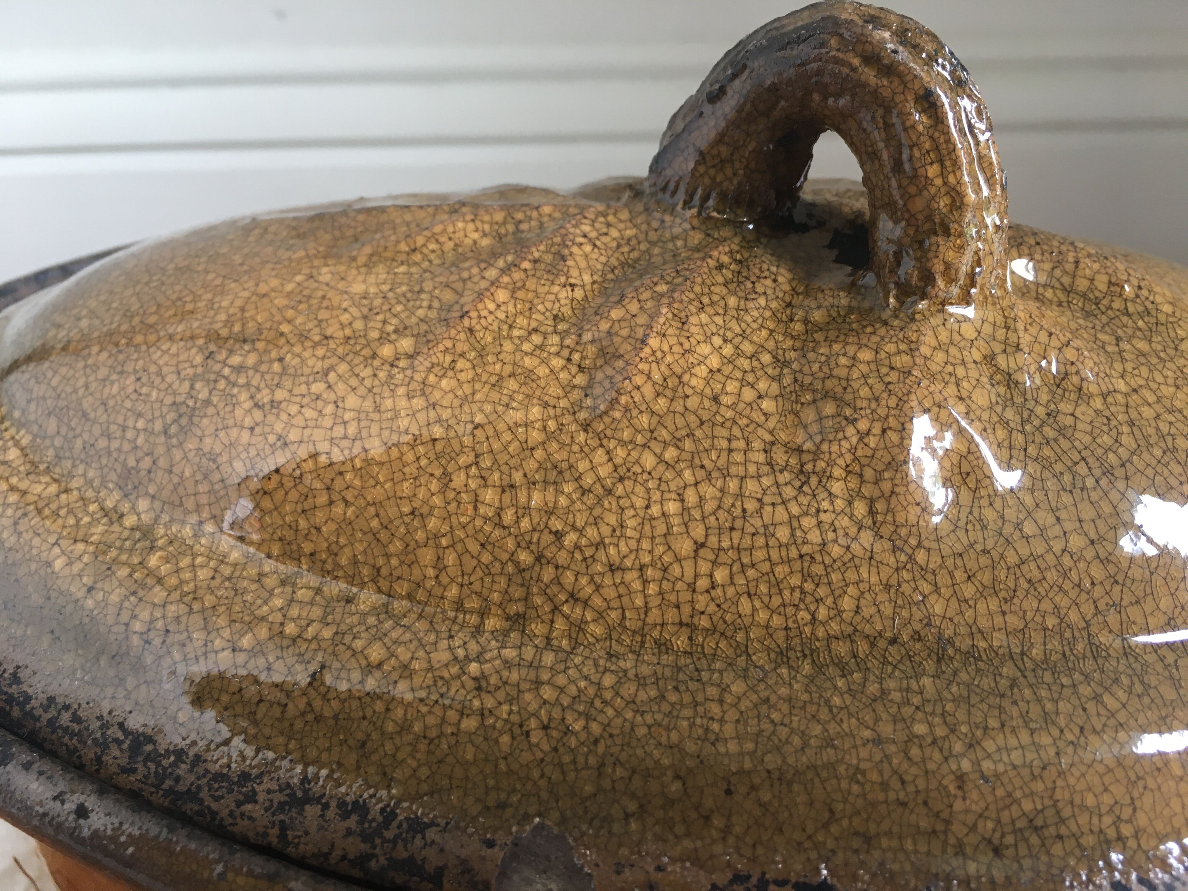 Terrine ancienne ovale en terre cuite émaillée Selency