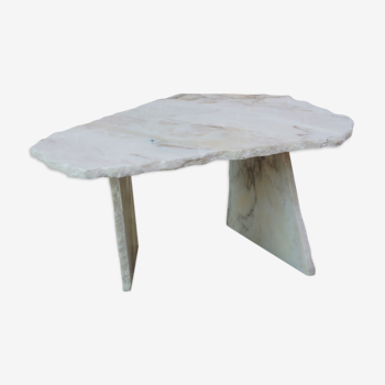 Table basse en marbre design brutaliste