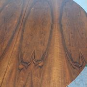 Table ronde extensible Art déco des années 1950, rénovée.