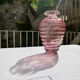 Vase en verre moulé rose
