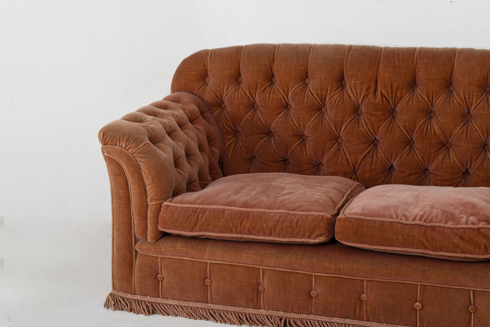 Crushed velvet button back sofa
