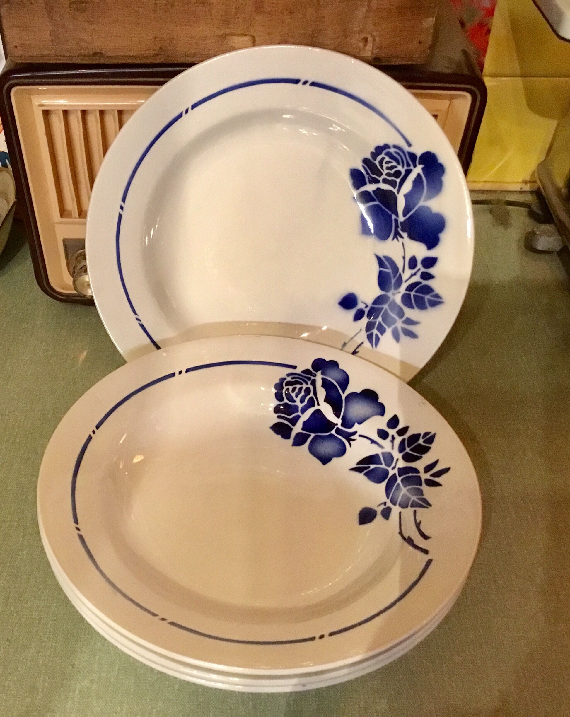 4 St-Amand hollow plates