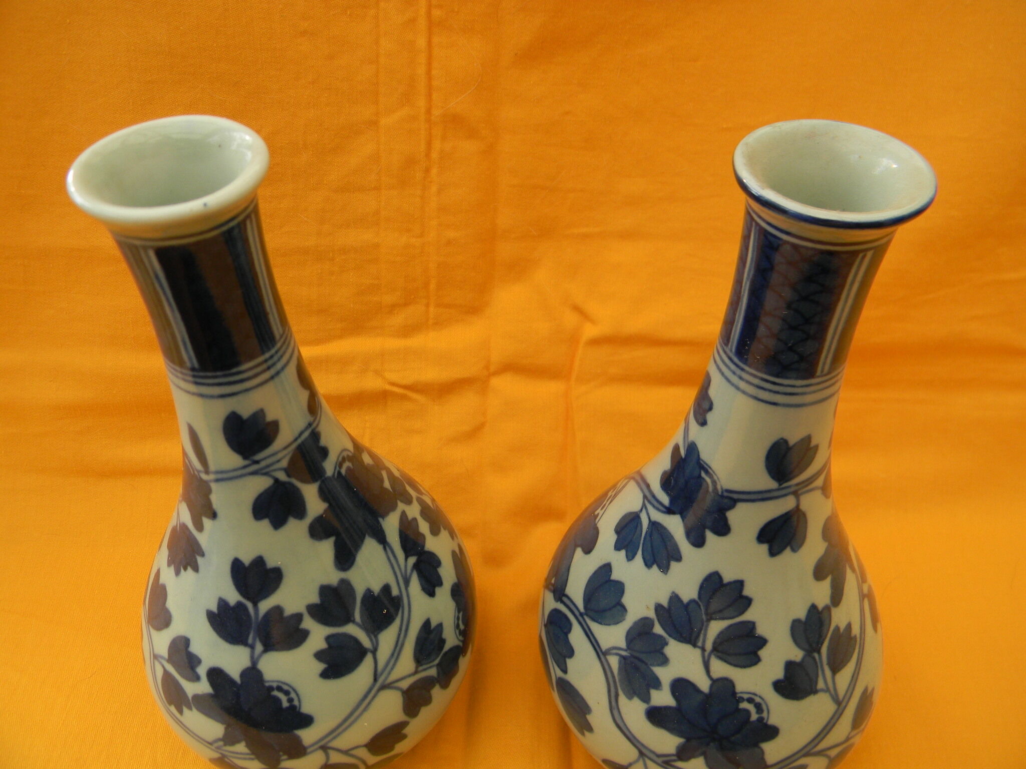 Pair of Asian porcelain vases. Blue décor.
