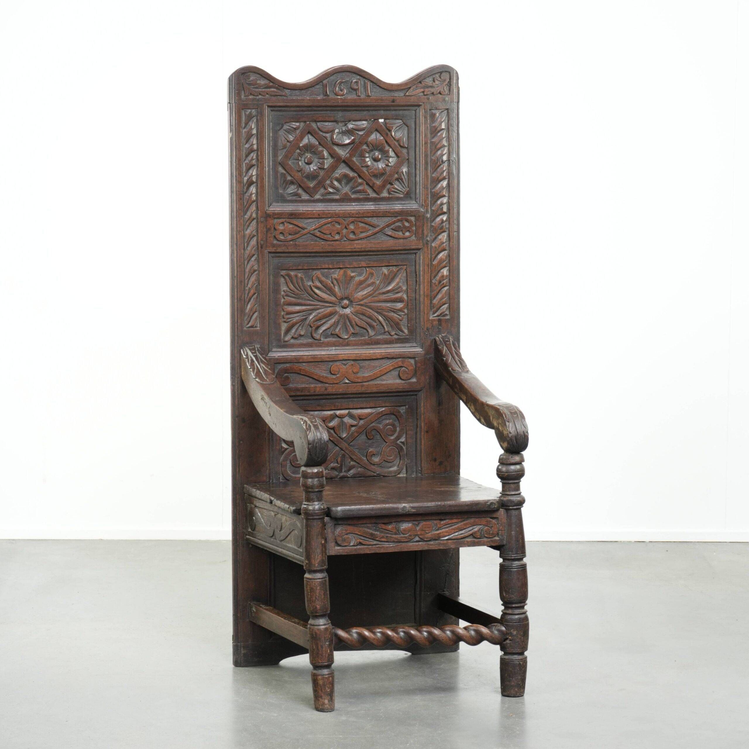 Unique 18th-century English oak wainscot chair with amazing woodcarving