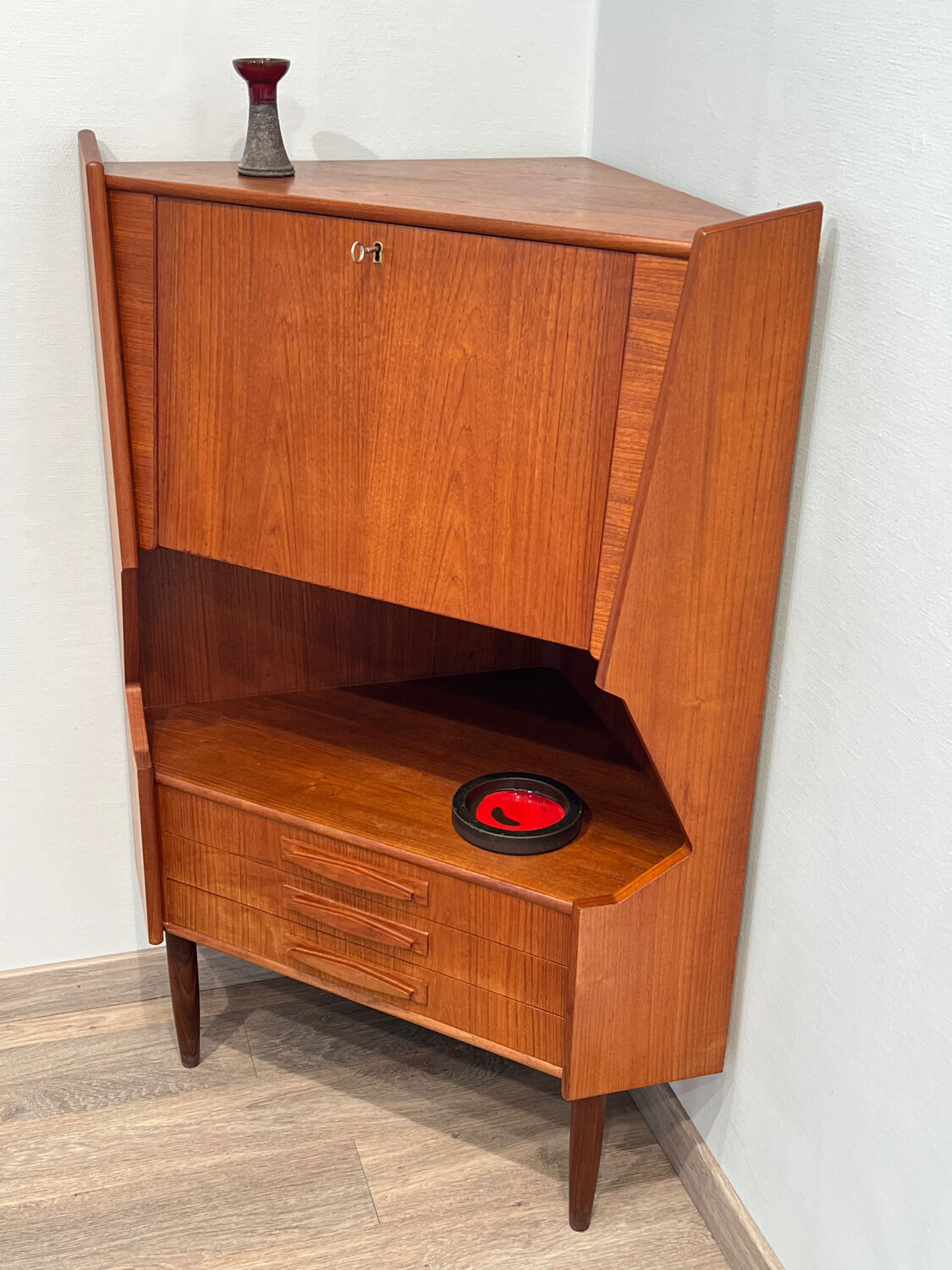 Scandinavian corner unit in teak, Danish design