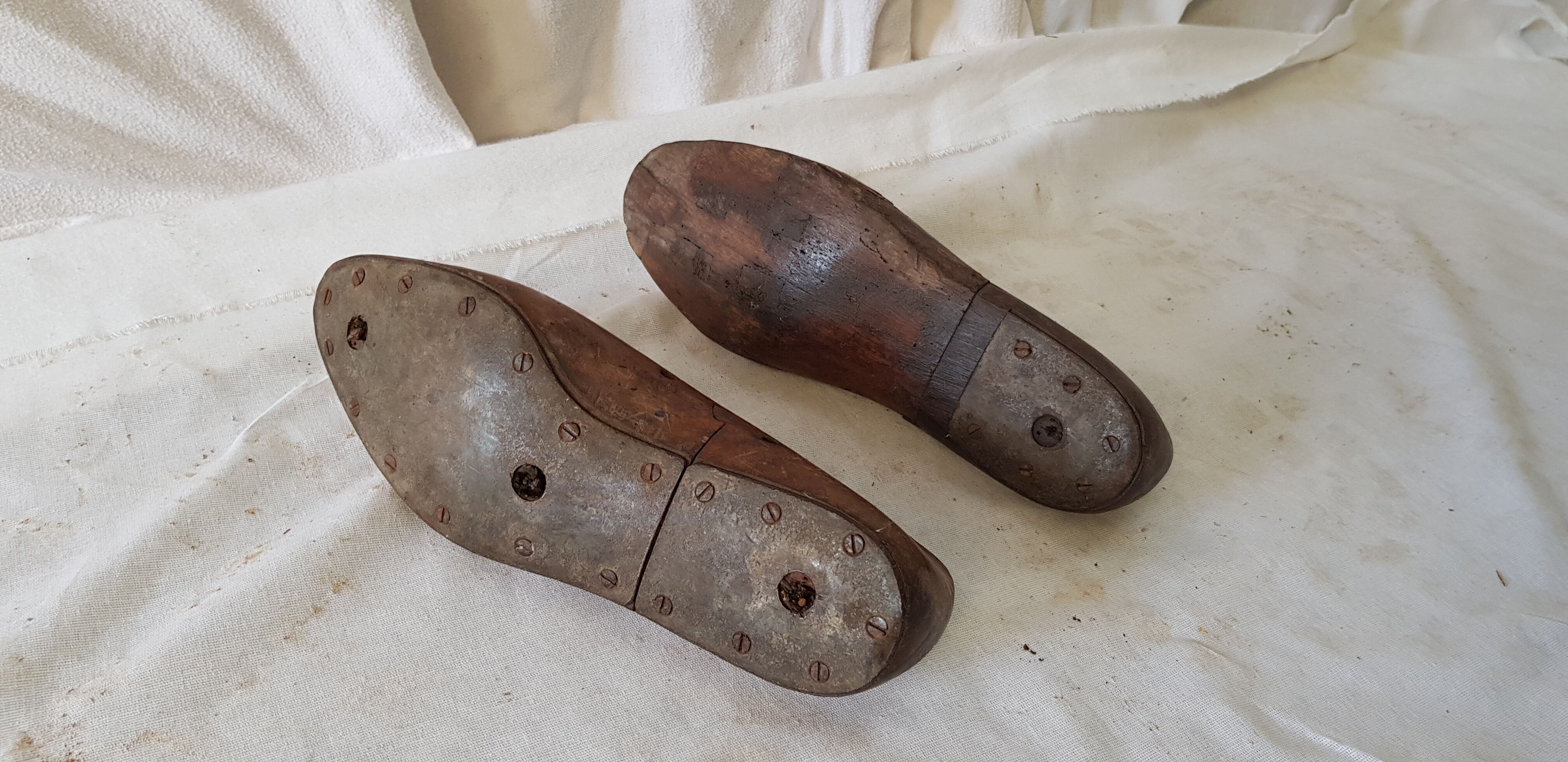 Former mold manufacturing of shoes