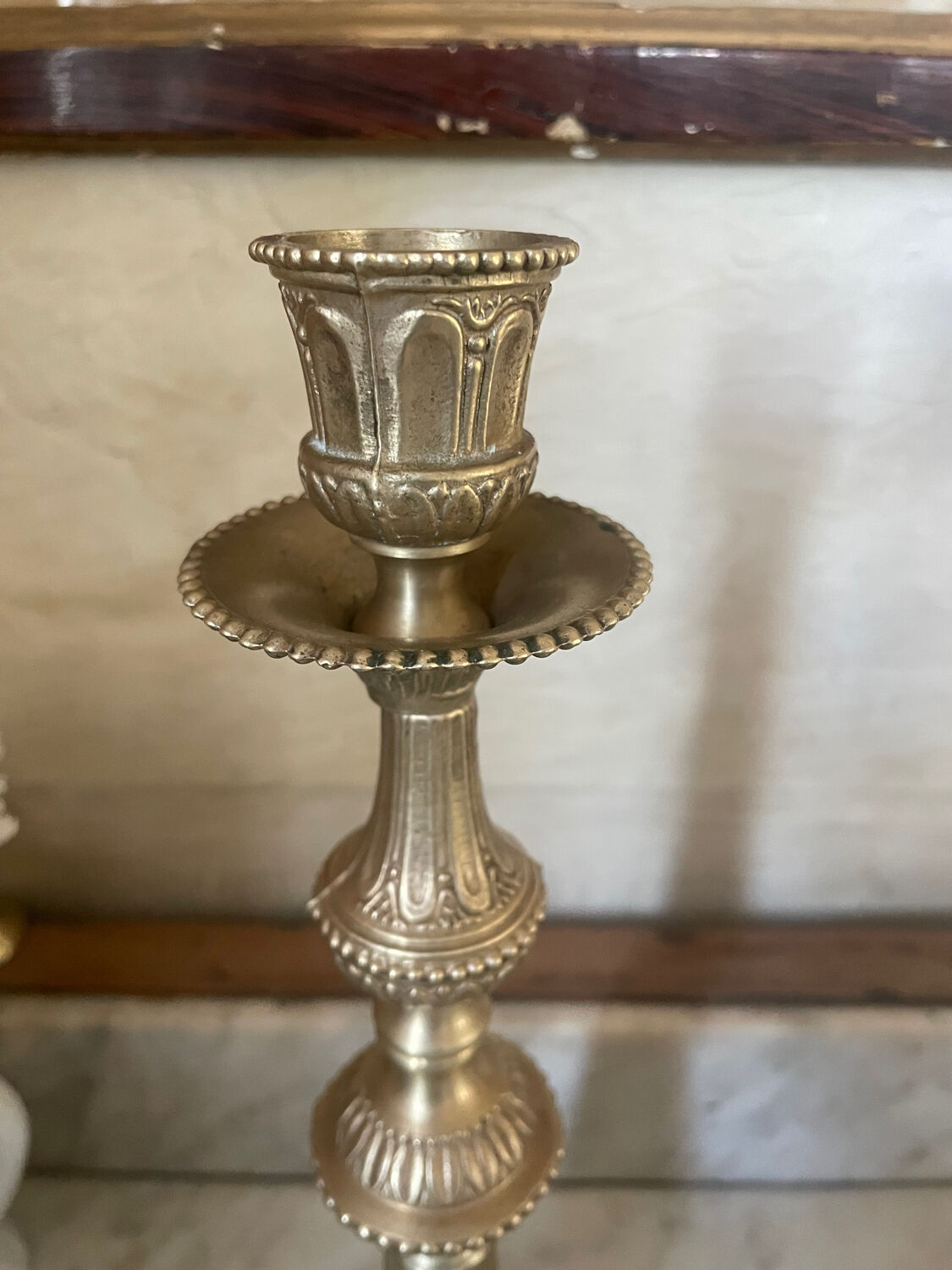 Paire de bougeoirs en laiton