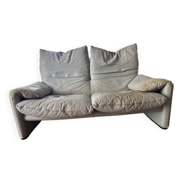 Canapé iconique Maralunga sofa – Vico Magistretti – Cassina – cuir patiné