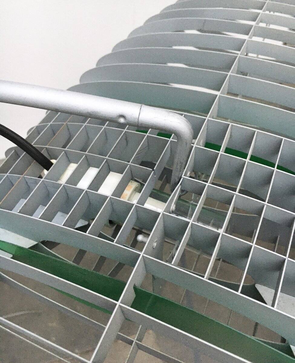 Titania Terra floor lamp, postmodern Italian design by Alberto Meda and Paolo Rizzatto for Luceplan.