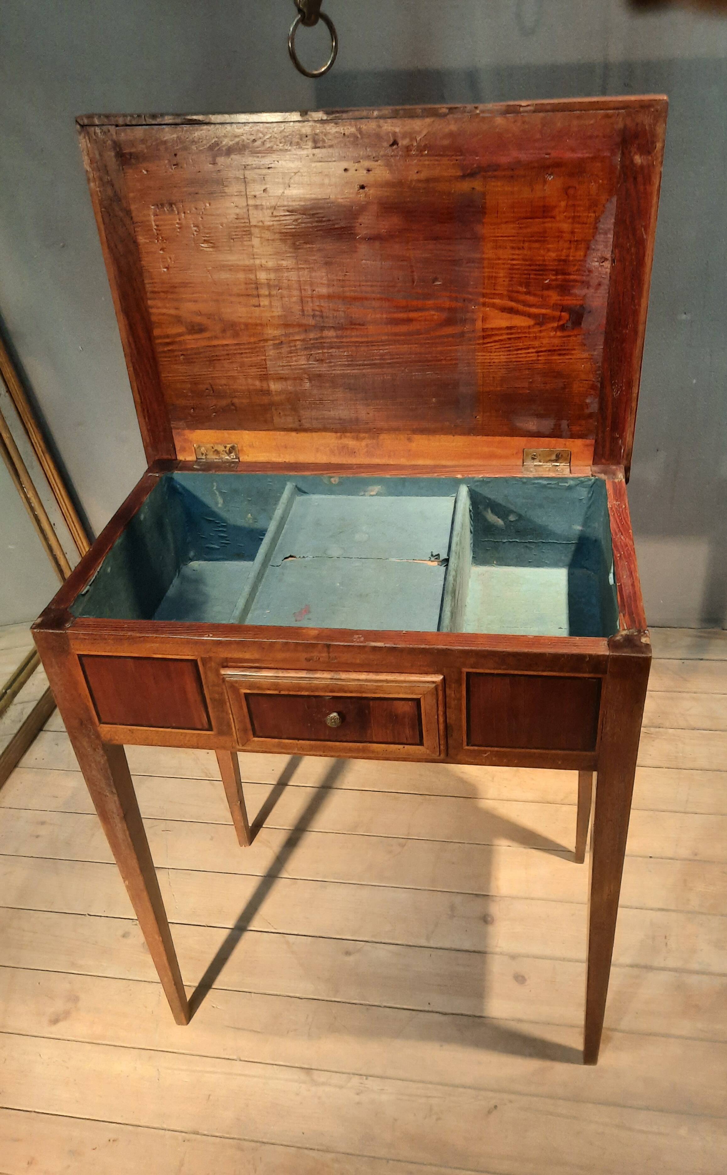 Dressing table from the eighteenth century