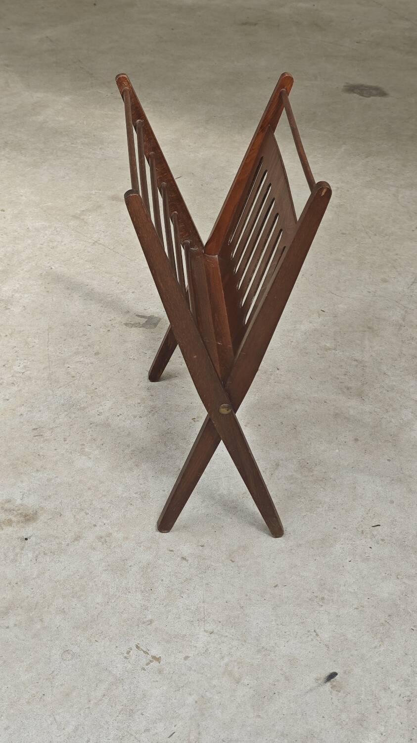 Magazine rack by Cees Braakman for Pastoe 1960 n2