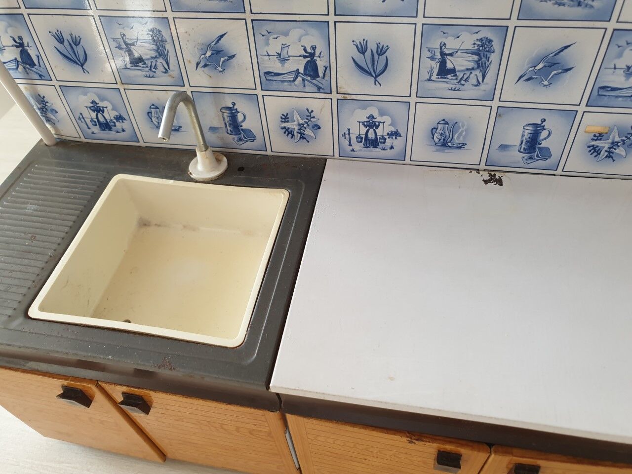 70s sheet metal doll kitchen