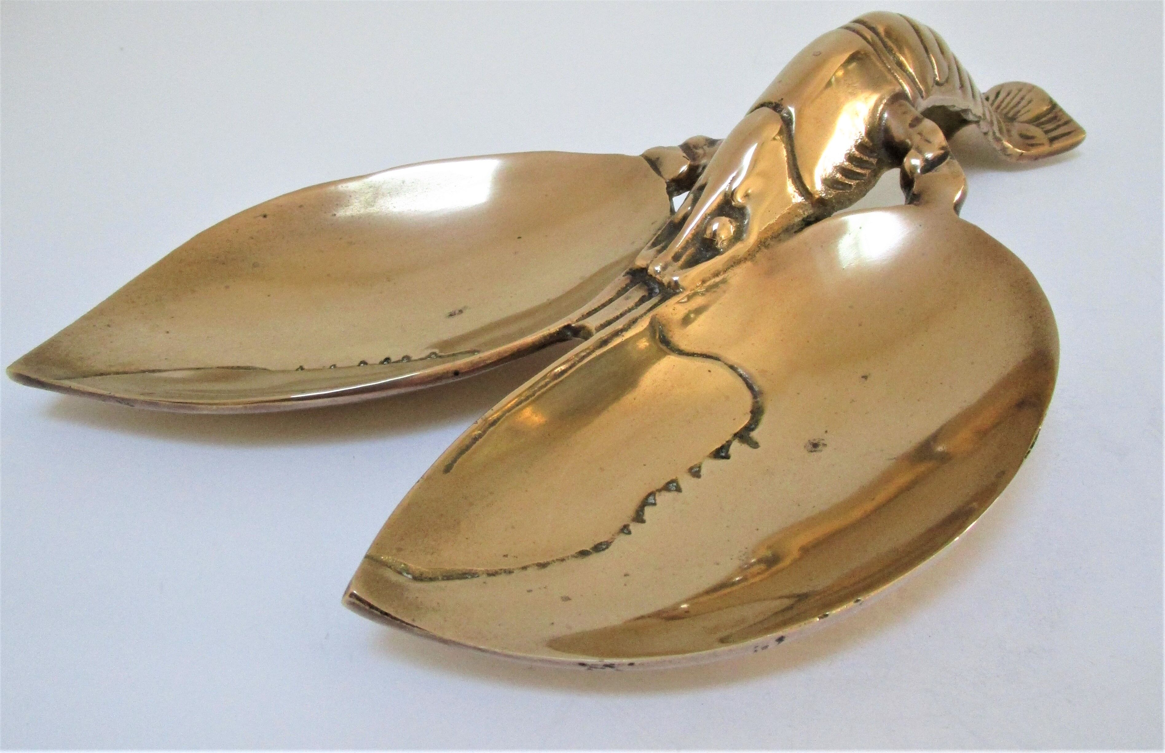 Solid brass lobster forming zoomorphic plateau