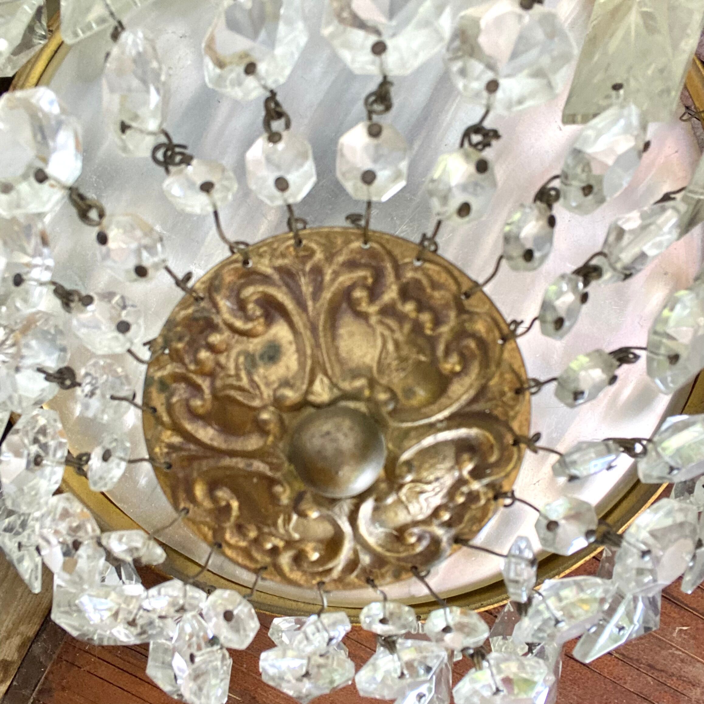 Ceiling lamp with old grapevines