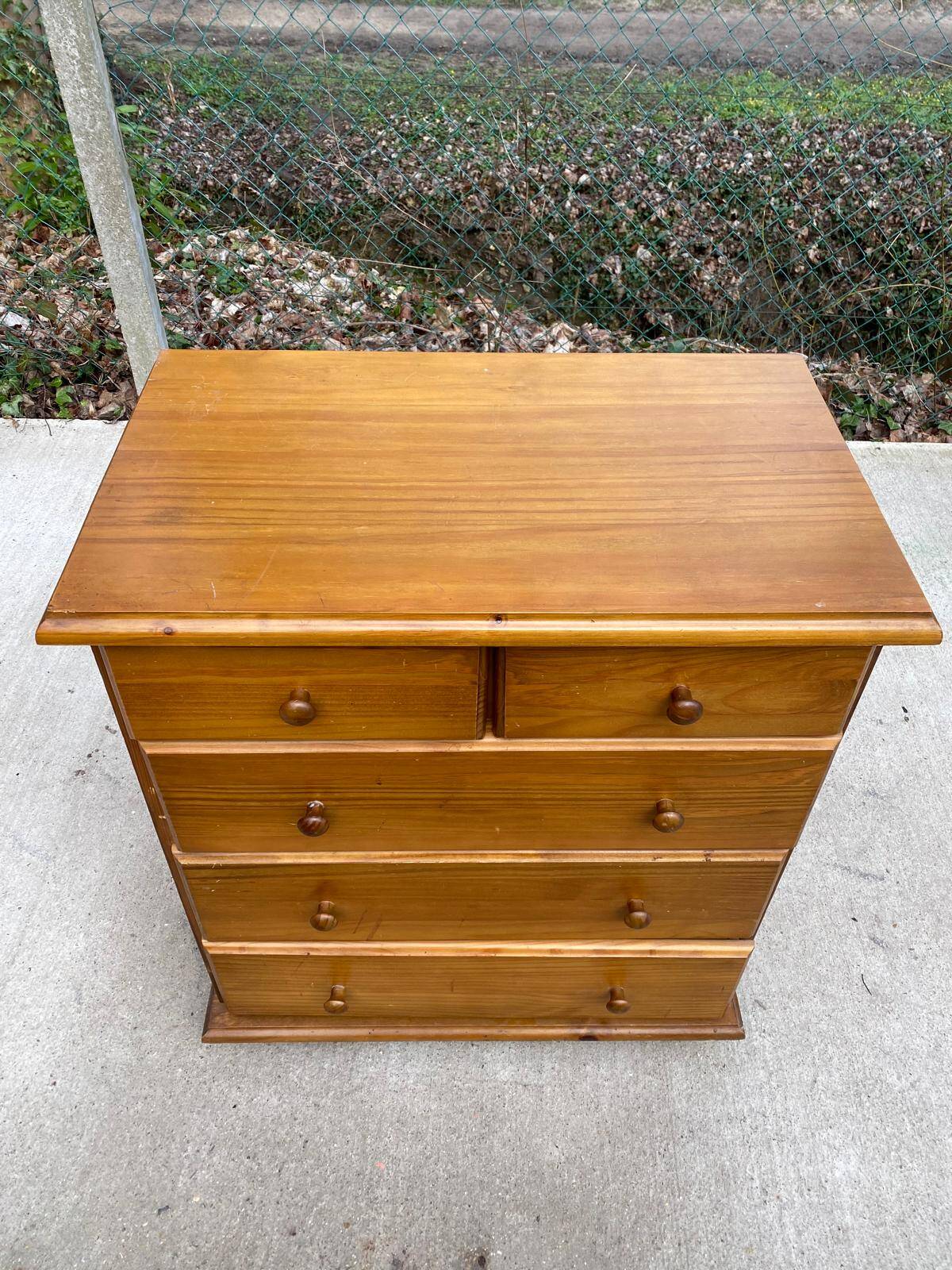 English chest of drawers in solid pine wood with 5 drawers
