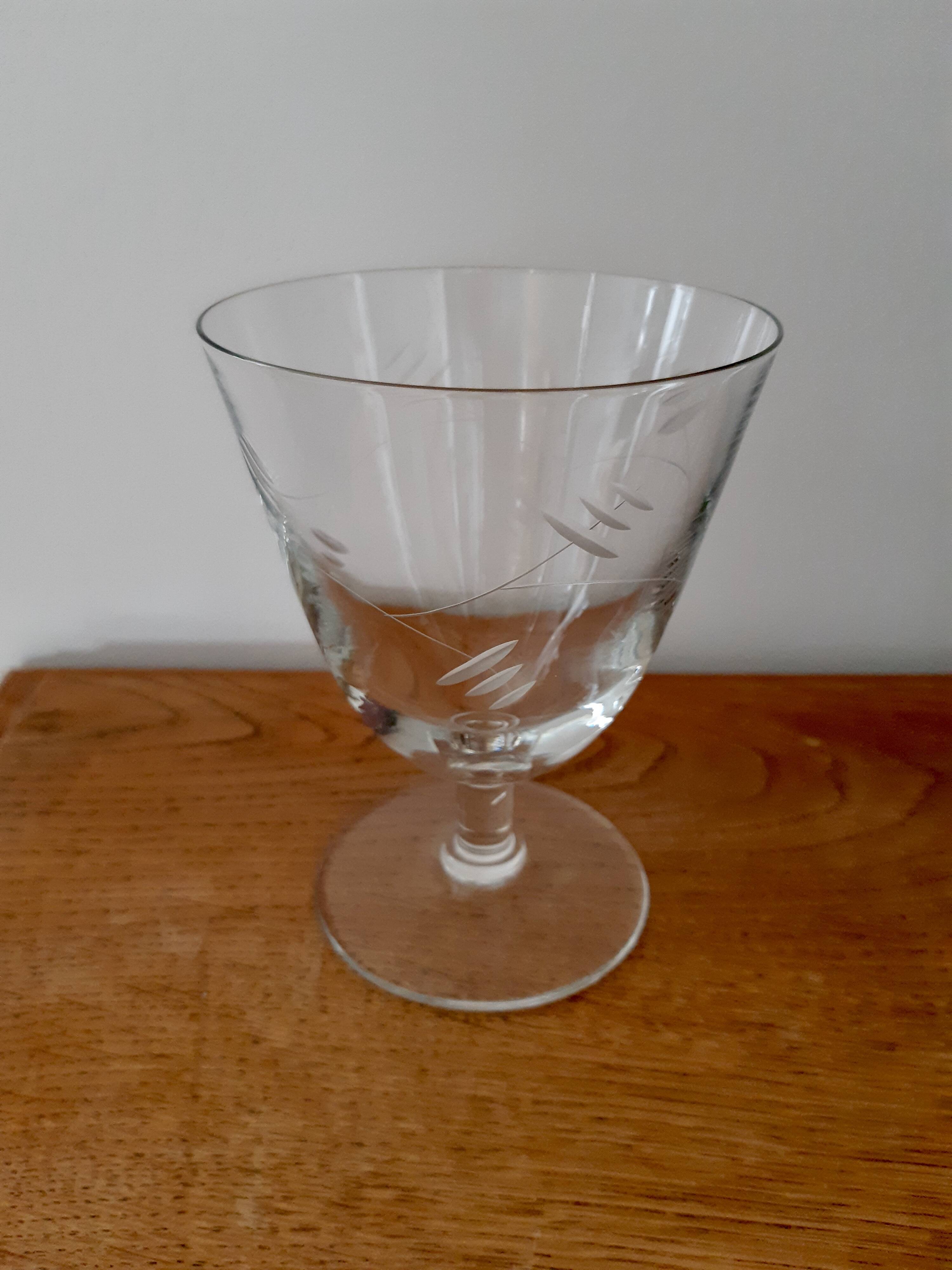 Lot of 6 crystal wine glasses engraved 50-60 years