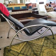 LC4 chaise longue design inspiration – Black and red leather